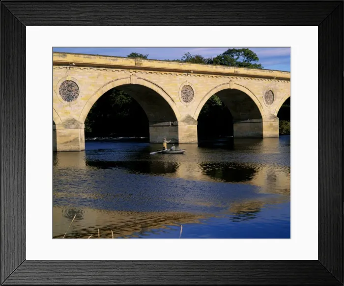 Framed Print : Fishermen on the River Tweed at Coldstream Framed Print : Fishermen on the River Tweed at Coldstream