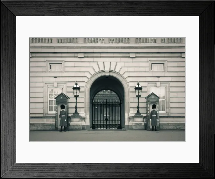 Framed Print : Buckingham Palace Framed Print : Buckingham Palace