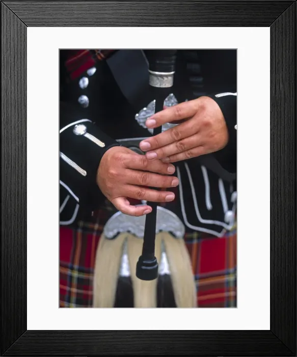 Framed Print : Piper, Edinburgh Framed Print : Piper, Edinburgh