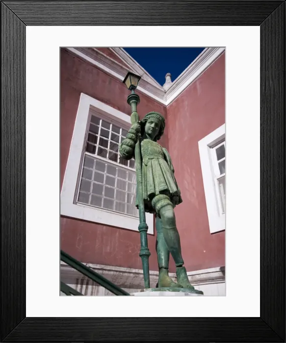 Framed Print : A statue adorns the governors palace Framed Print : A statue adorns the governors palace