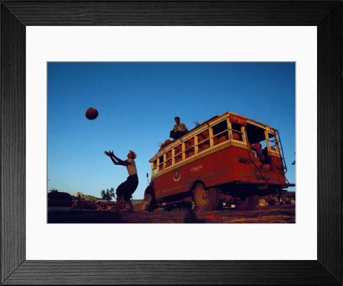 Framed Print : Loading clay amphora beside the Irrawaddy Framed Print : Loading clay amphora beside the Irrawaddy