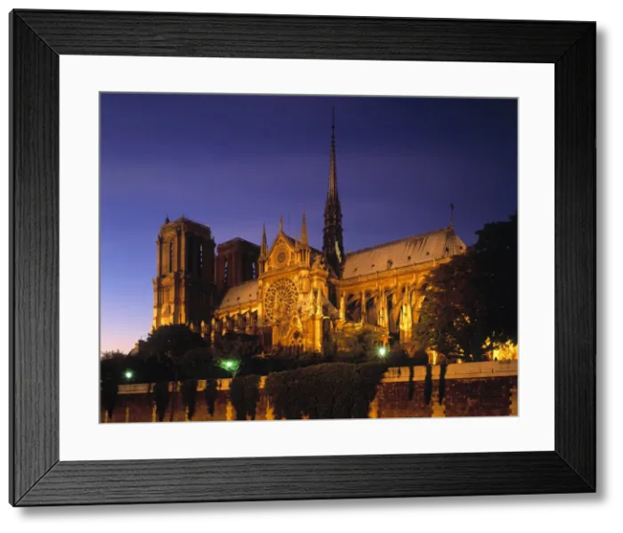 Framed Print : Notre Dame, Paris, France Framed Print : Notre Dame, Paris, France