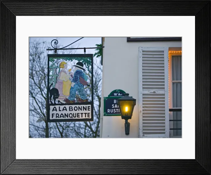 Framed Print : Place du Tertre, Montmartre, Paris, France Framed Print : Place du Tertre, Montmartre, Paris, France