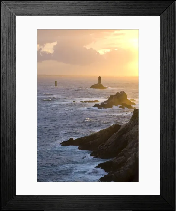 Framed Print : La Vieille lighthouse, Pointe du Raz, Cape Sizun, Finistere region, Brittany, France Framed Print : La Vieille lighthouse, Pointe du Raz, Cape Sizun, Finistere region, Brittany, France