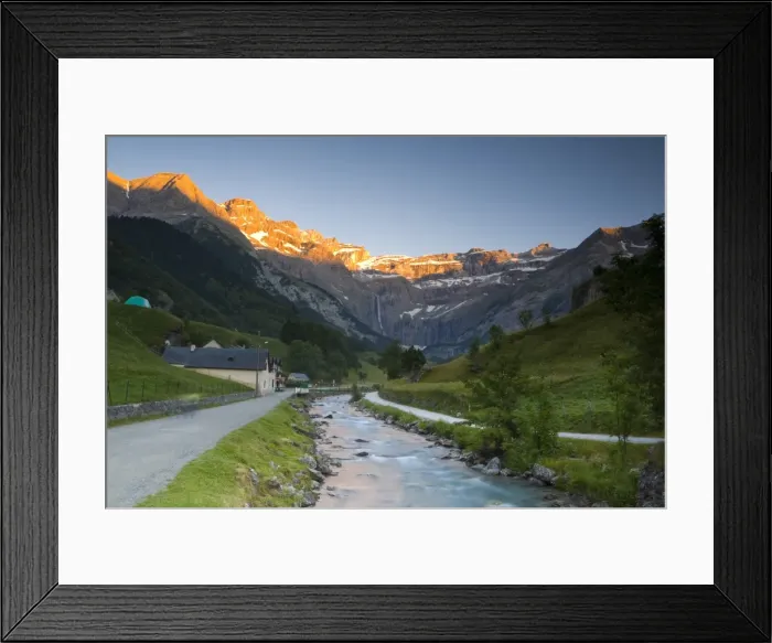 Framed Print : Cirque De Gavarnie, Midi-Pyrenees, France Framed Print : Cirque De Gavarnie, Midi-Pyrenees, France