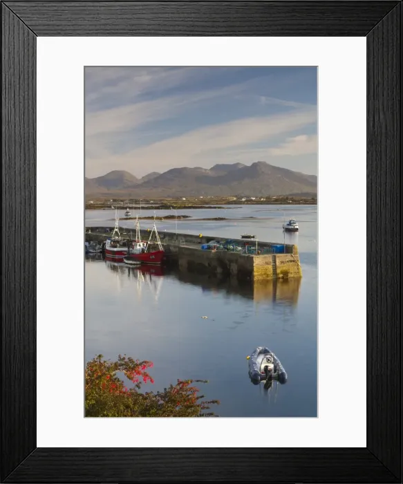 Framed Print : Roundstone Harbour, Connemara, Co Framed Print : Roundstone Harbour, Connemara, Co