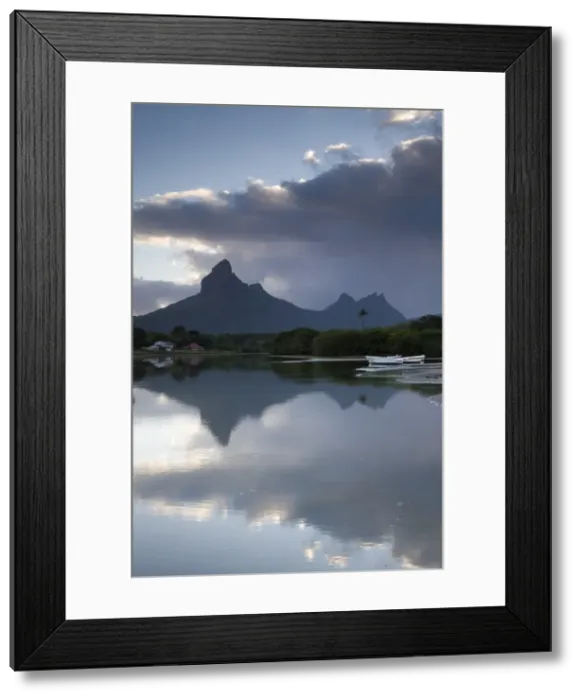Framed Print : Mauritius, Western Mauritius, Tamarin, Montagne du Rempart mountain (el. 777 meters), dawn Framed Print : Mauritius, Western Mauritius, Tamarin, Montagne du Rempart mountain (el. 777 meters), dawn