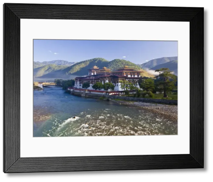 Framed Print : Punakha Dzong at the convergence of two rivers Mo Chhu and Pho Chhu, Punakha, Bhutan Framed Print : Punakha Dzong at the convergence of two rivers Mo Chhu and Pho Chhu, Punakha, Bhutan