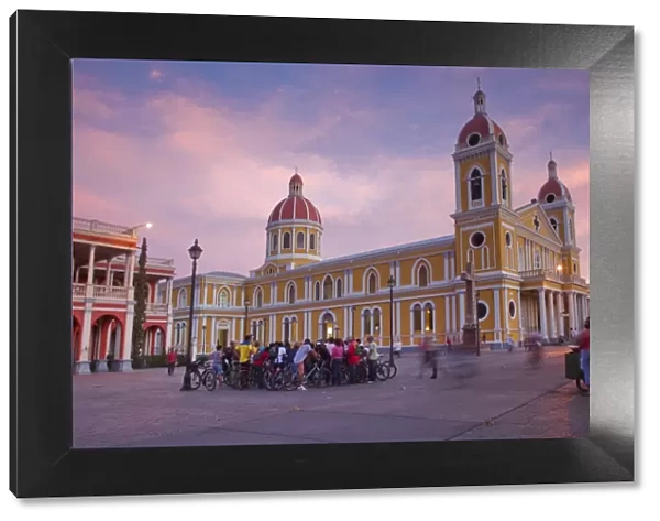 Nicaragua, Granada, Park Colon, Park Central, Cathedral de Granada at sunset