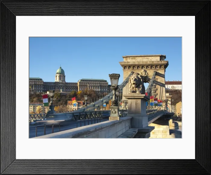 Framed Print : Chain Bridge & Royal Palace on Castle Hill, Budapest, Hungary Framed Print : Chain Bridge & Royal Palace on Castle Hill, Budapest, Hungary
