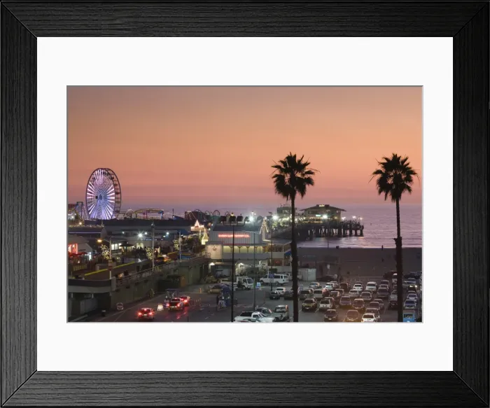 Framed Print : USA, California, Los Angeles, Santa Monica, Santa Monica Pier, dusk Framed Print : USA, California, Los Angeles, Santa Monica, Santa Monica Pier, dusk