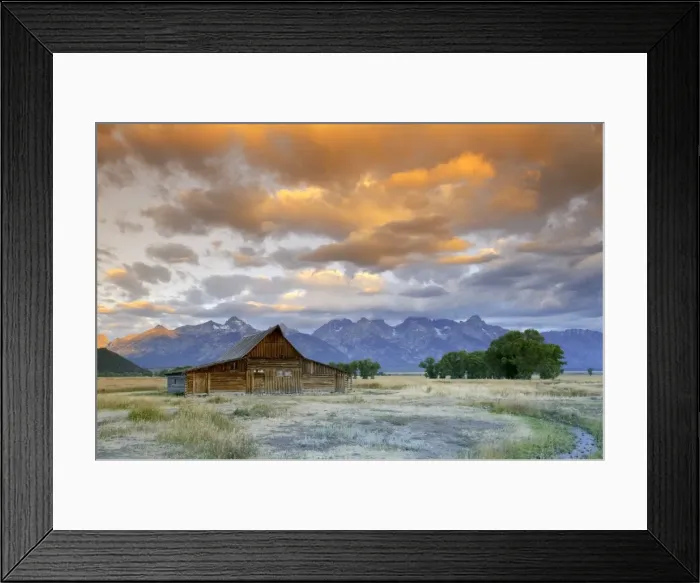 Framed Print : Old Barn and Teton Mountain Range, Jackson Hole, Wyoming, USA Framed Print : Old Barn and Teton Mountain Range, Jackson Hole, Wyoming, USA