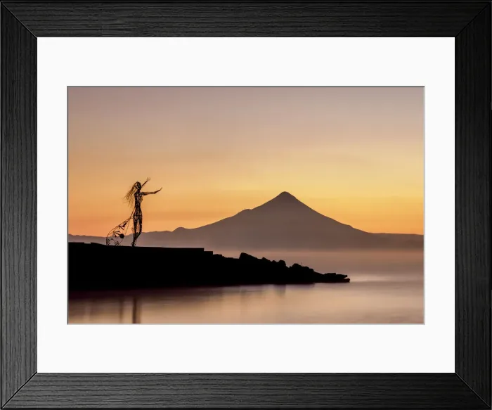 Framed Print : Princess Licarayen Sculpture and Osorno Volcano at dawn, Puerto Varas, Llanquihue Framed Print : Princess Licarayen Sculpture and Osorno Volcano at dawn, Puerto Varas, Llanquihue
