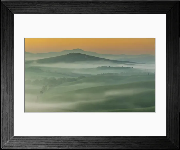 Framed Print : sunrise in the fields of the Val d Orcia, Siena province, Tuscany, Italy Framed Print : sunrise in the fields of the Val d Orcia, Siena province, Tuscany, Italy