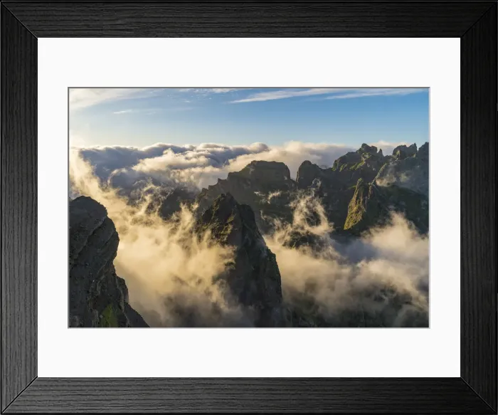 Framed Print : Mist on the peaks from Vereda do Areeiro. Pico do Arieiro, Funchal, Madeira Island