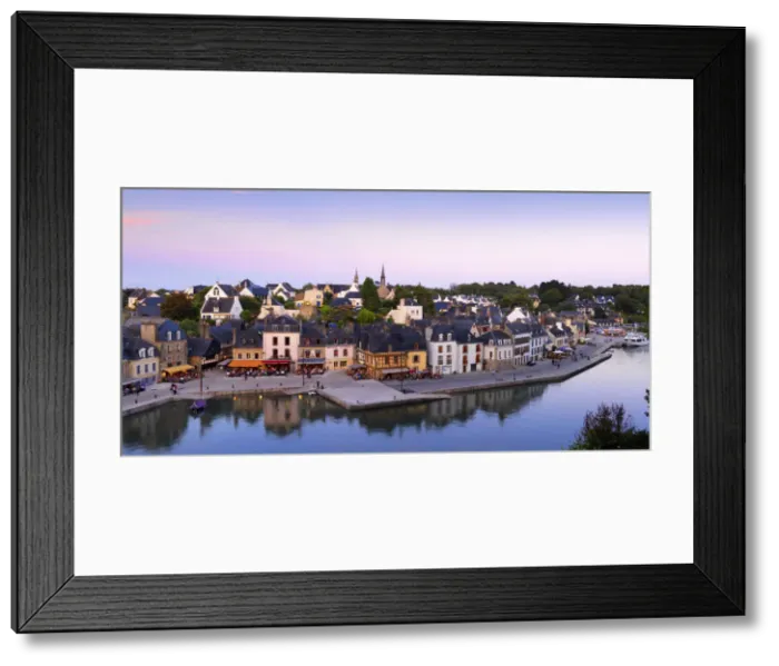 Framed Print : France, Brittany, Morbihan, Gulf of Morbihan, Auray, Saint Goustan harbour at dusk