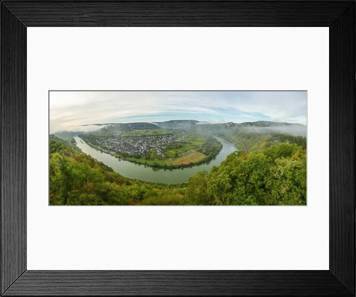 Framed Print : Horseshoe bend at Punderich, Mosel valley, Rhineland-Palatinate, Germany Framed Print : Horseshoe bend at Punderich, Mosel valley, Rhineland-Palatinate, Germany
