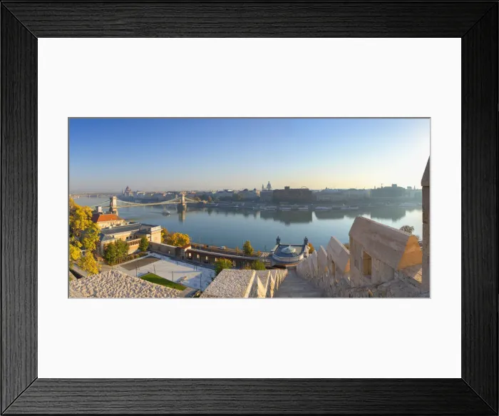 Framed Print : View of Chain Bridge (Szechenyi Bridge) and River Danube, Budapest, Hungary Framed Print : View of Chain Bridge (Szechenyi Bridge) and River Danube, Budapest, Hungary