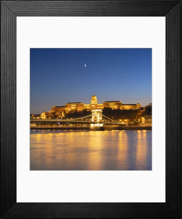 Framed Print : Chain Bridge (Szechenyi Lanchid) and Buda Castle at dusk, Budapest, Hungary Framed Print : Chain Bridge (Szechenyi Lanchid) and Buda Castle at dusk, Budapest, Hungary