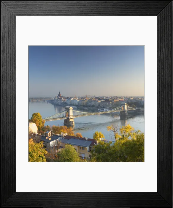 Framed Print : View of Chain Bridge (Szechenyi Bridge) and River Danube, Budapest, Hungary Framed Print : View of Chain Bridge (Szechenyi Bridge) and River Danube, Budapest, Hungary