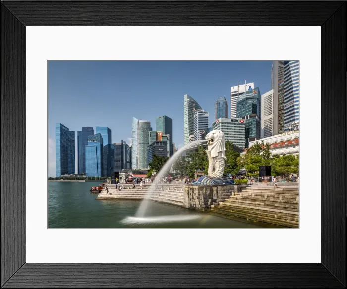 Framed Print : The Merlion statue with city skyline in the background, Marina Bay, Singapore Framed Print : The Merlion statue with city skyline in the background, Marina Bay, Singapore