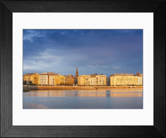 Framed Print : Spain, Basque Country, San Sebastian (Donostia), Concha Bay, view towards town Framed Print : Spain, Basque Country, San Sebastian (Donostia), Concha Bay, view towards town