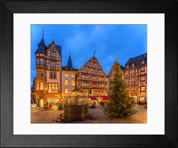 Framed Print : Christmas market at Bernkastel-Kues, Rhineland-Palatinate, Germany Framed Print : Christmas market at Bernkastel-Kues, Rhineland-Palatinate, Germany