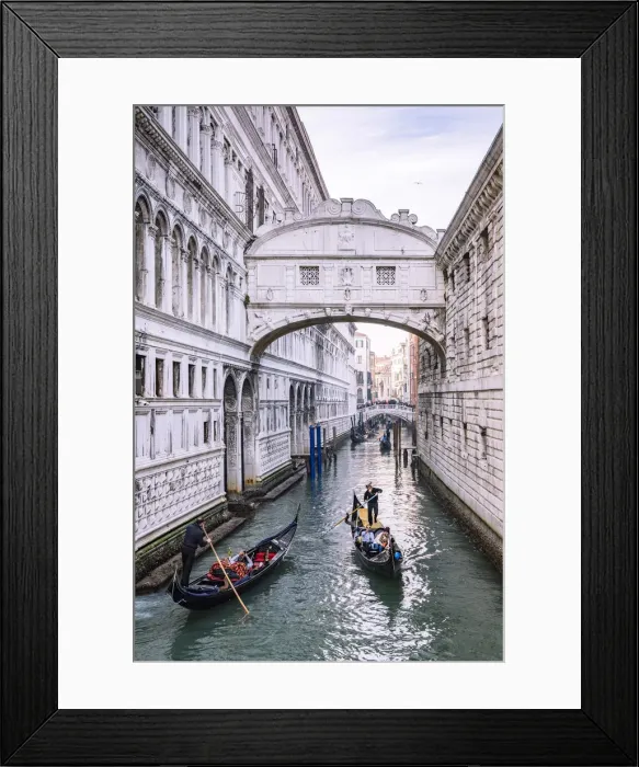 Framed Print : Gondoliers on a canal at Bridge of Sights, as seen from Ponte della Paglia. Venice Framed Print : Gondoliers on a canal at Bridge of Sights, as seen from Ponte della Paglia. Venice