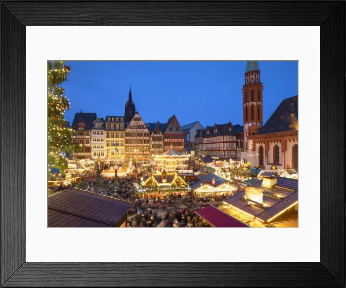 Framed Print : Frankfurt Christmas Market at dusk, Frankfurt am Main, Hesse, Germany Framed Print : Frankfurt Christmas Market at dusk, Frankfurt am Main, Hesse, Germany