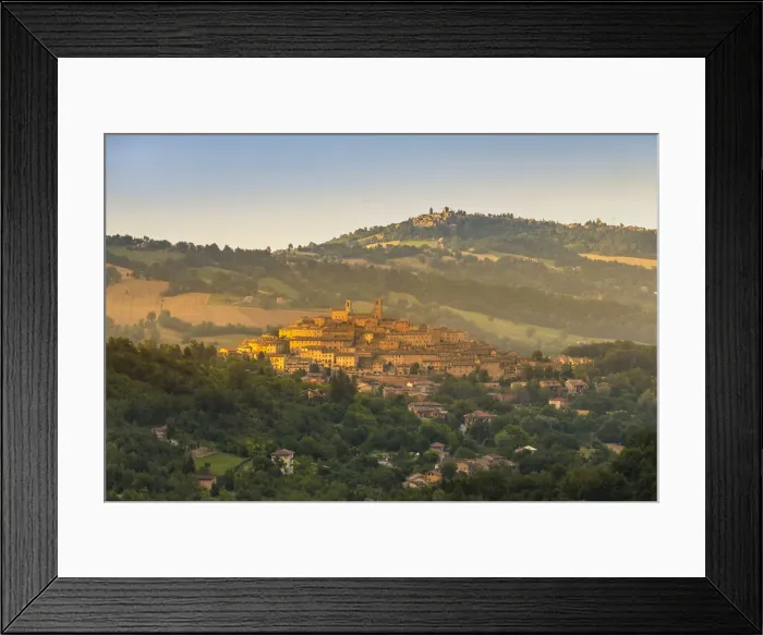 Framed Print : Italy, Marche. Macerata district. Sarnano