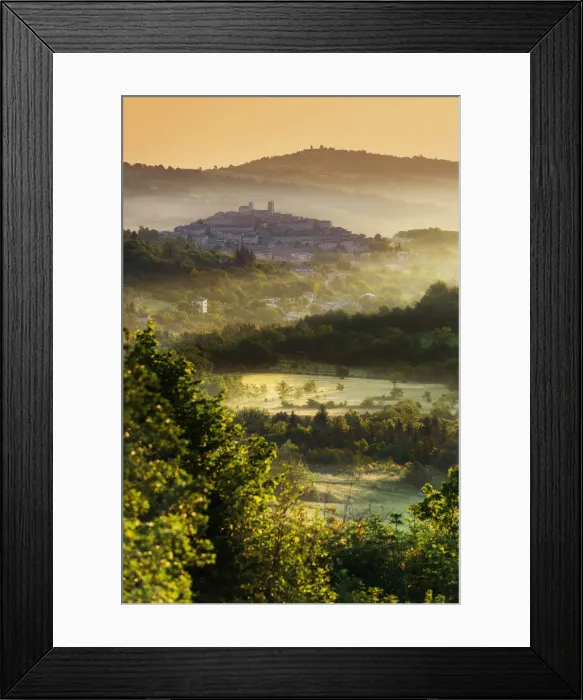 Framed Print : Italy, Marche. Macerata district. Sarnano
