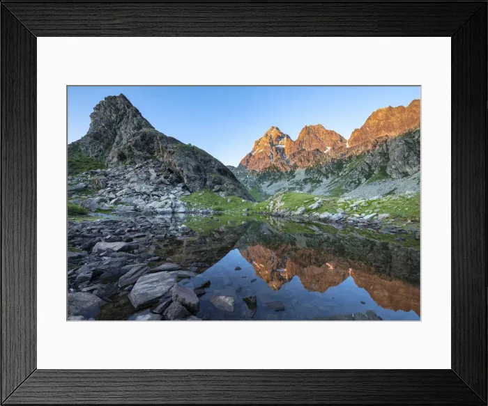 Framed Print : The Monviso Peak reflected in a small alpine lake at sunrise (Fiorenza Lake, Pian del Re Framed Print : The Monviso Peak reflected in a small alpine lake at sunrise (Fiorenza Lake, Pian del Re