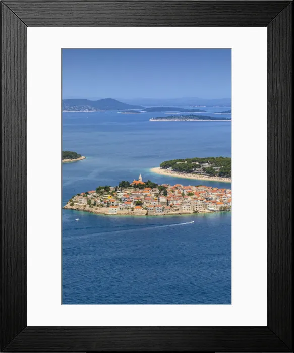 Framed Print : An Elevated View of Primosten, Croatia, Dalmatian Coast, Europe Framed Print : An Elevated View of Primosten, Croatia, Dalmatian Coast, Europe