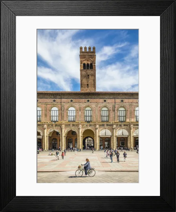 Framed Print : Piazza Maggiore, Bologna, Emilia-Romagna, Italy Framed Print : Piazza Maggiore, Bologna, Emilia-Romagna, Italy