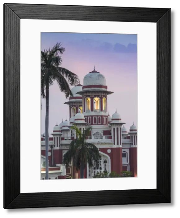 Framed Print : India, Uttar Pradesh, Lucknow, Charbagh, Lucknow Railway station Framed Print : India, Uttar Pradesh, Lucknow, Charbagh, Lucknow Railway station