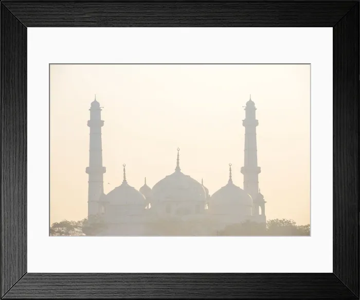 Framed Print : India, Uttar Pradesh, Lucknow, Teele Wali Mosque or Mosque on the Mound, at the Tomb Framed Print : India, Uttar Pradesh, Lucknow, Teele Wali Mosque or Mosque on the Mound, at the Tomb