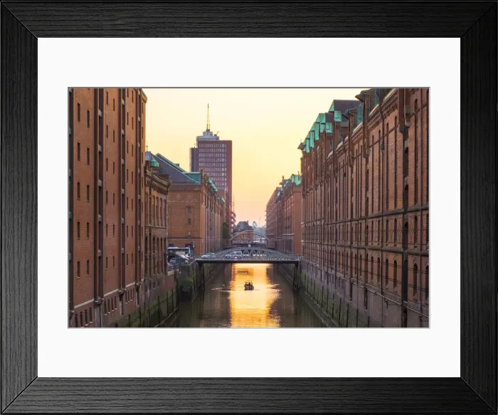 Framed Print : Brooksfleet canal in Speicherstadt warehouse district in late afternoon, HafenCity