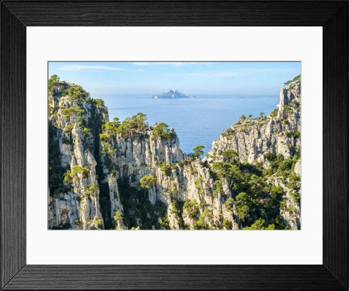 Framed Print : Ile Riou seen from Calanque d En-Vau, Parc National des Calanques, Bouches-du-RhA'ne