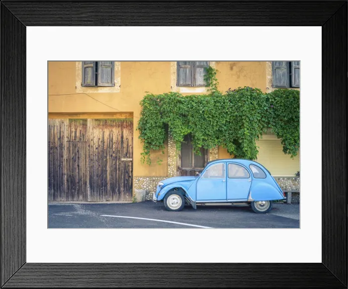 Framed Print : Vintage blue Citroen 2cv parked in front of a house in Castellet, Vaucluse Framed Print : Vintage blue Citroen 2cv parked in front of a house in Castellet, Vaucluse