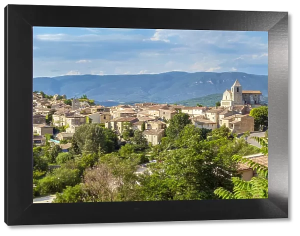 Hilltop village of Saignon, Vaucluse, Provence-Alpes-CA'te d Azur, France