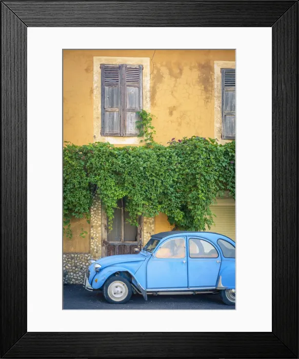 Framed Print : Vintage blue Citroen 2cv parked in front of a house in Castellet, Vaucluse Framed Print : Vintage blue Citroen 2cv parked in front of a house in Castellet, Vaucluse