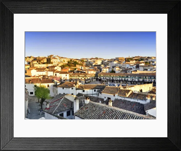 Framed Print : The old town of Chinchon with the 15-17th century Plaza Mayor in the evening Framed Print : The old town of Chinchon with the 15-17th century Plaza Mayor in the evening