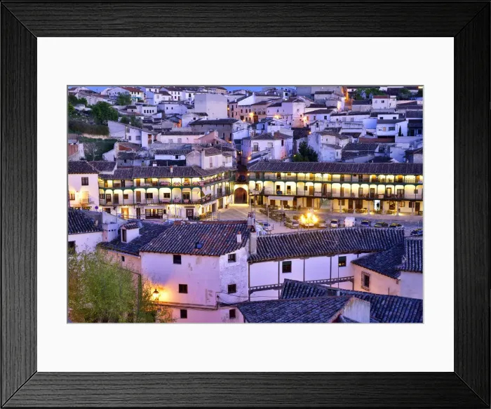 Framed Print : The old town of Chinchon with the 15-17th century Plaza Mayor at dusk. Castilla la Mancha
