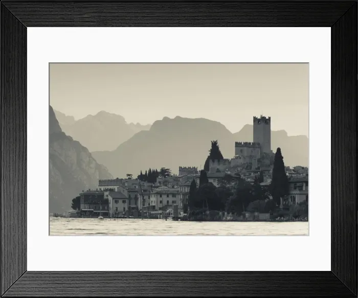Framed Print : Italy, Veneto, Lake District, Lake Garda, Malcesine, lakeside town view