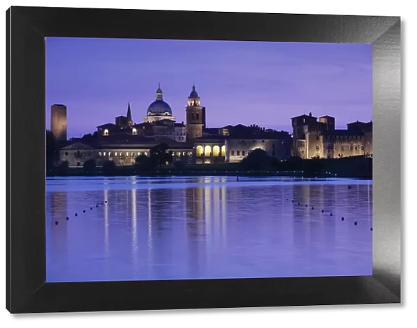 Italy, Lombardy, Mantua, town view and Palazzo Ducale from Lago Inferiore