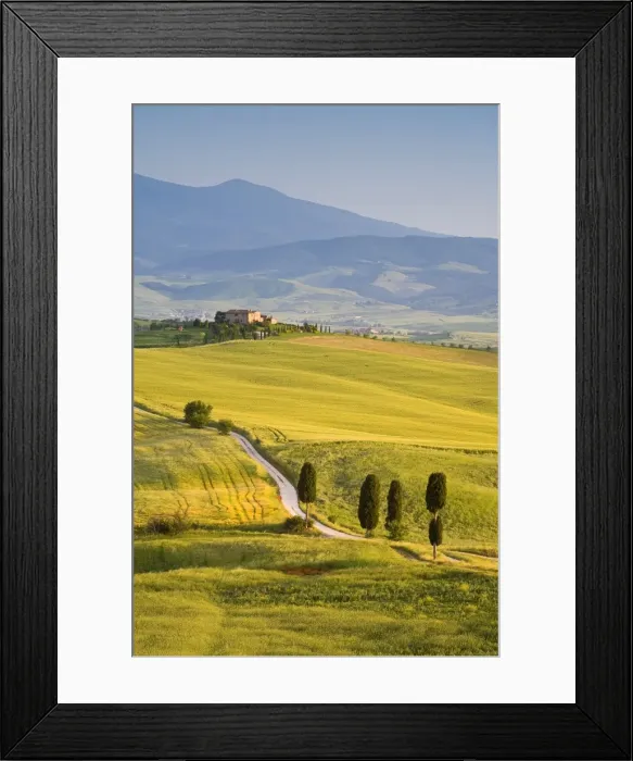 Framed Print : Farmhouse, Val d Orcia, Tuscany, Italy Framed Print : Farmhouse, Val d Orcia, Tuscany, Italy