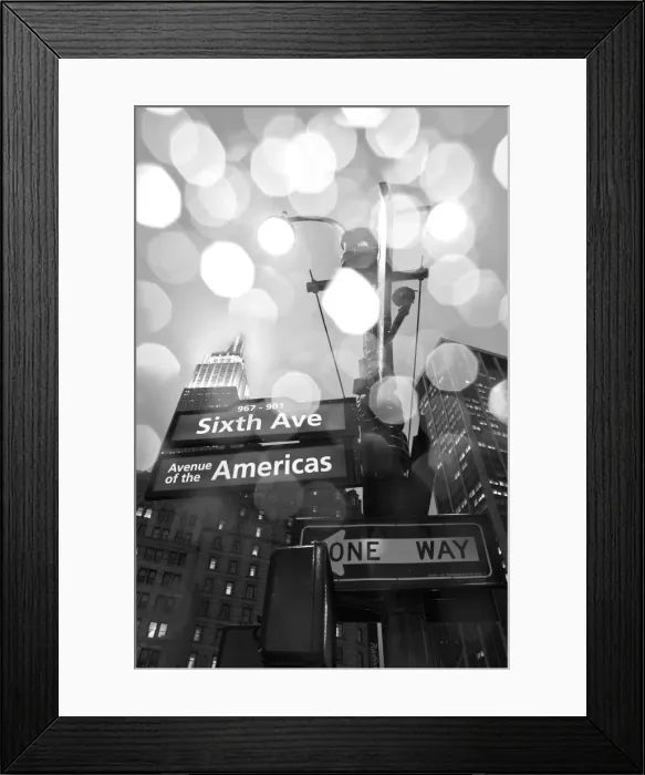 Framed Print : USA, New York City, Manhattan, Empire State Building on a rainy evening Framed Print : USA, New York City, Manhattan, Empire State Building on a rainy evening