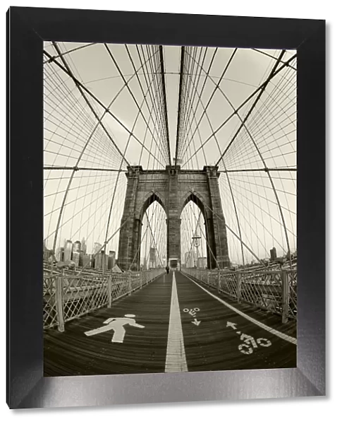 USA, New York City, Manhattan, Brooklyn Bridge at dawn