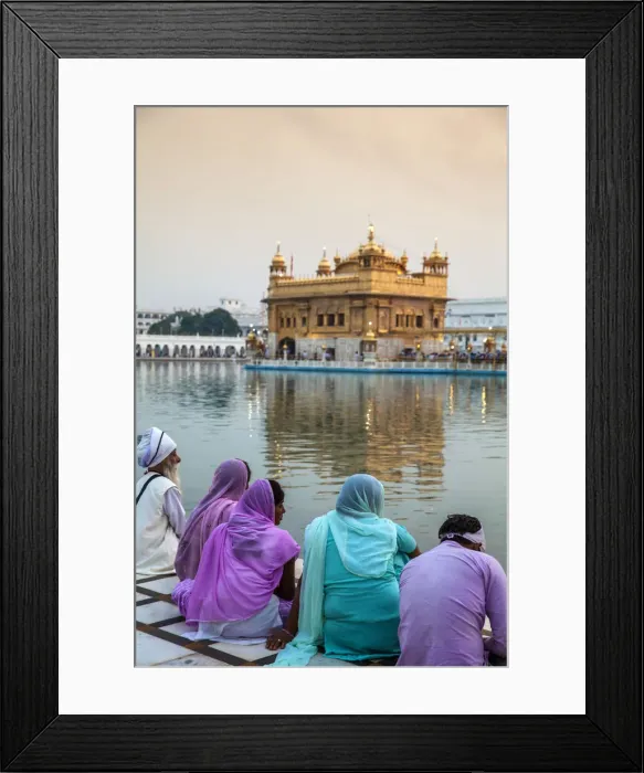 Framed Print : India, Punjab, Amritsar, Pilgrims at The Harmandir Sahib, known as The Golden Temple Framed Print : India, Punjab, Amritsar, Pilgrims at The Harmandir Sahib, known as The Golden Temple