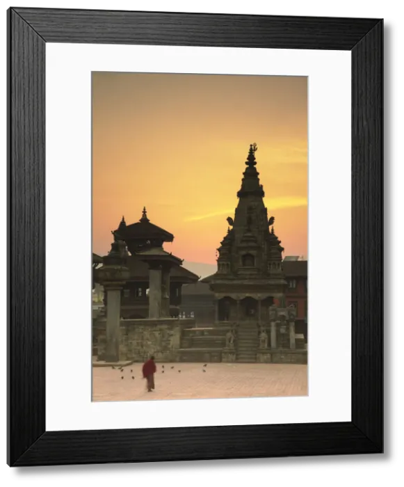 Framed Print : Durbar Square at dawn, Bhaktapur (UNESCO World Heritage Site), Kathmandu Valley, Nepal Framed Print : Durbar Square at dawn, Bhaktapur (UNESCO World Heritage Site), Kathmandu Valley, Nepal